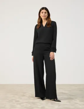 Elegant pull-on trousers with a wide leg