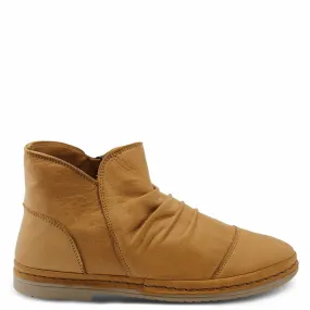 LOGAN WOMENS FLAT BOOT