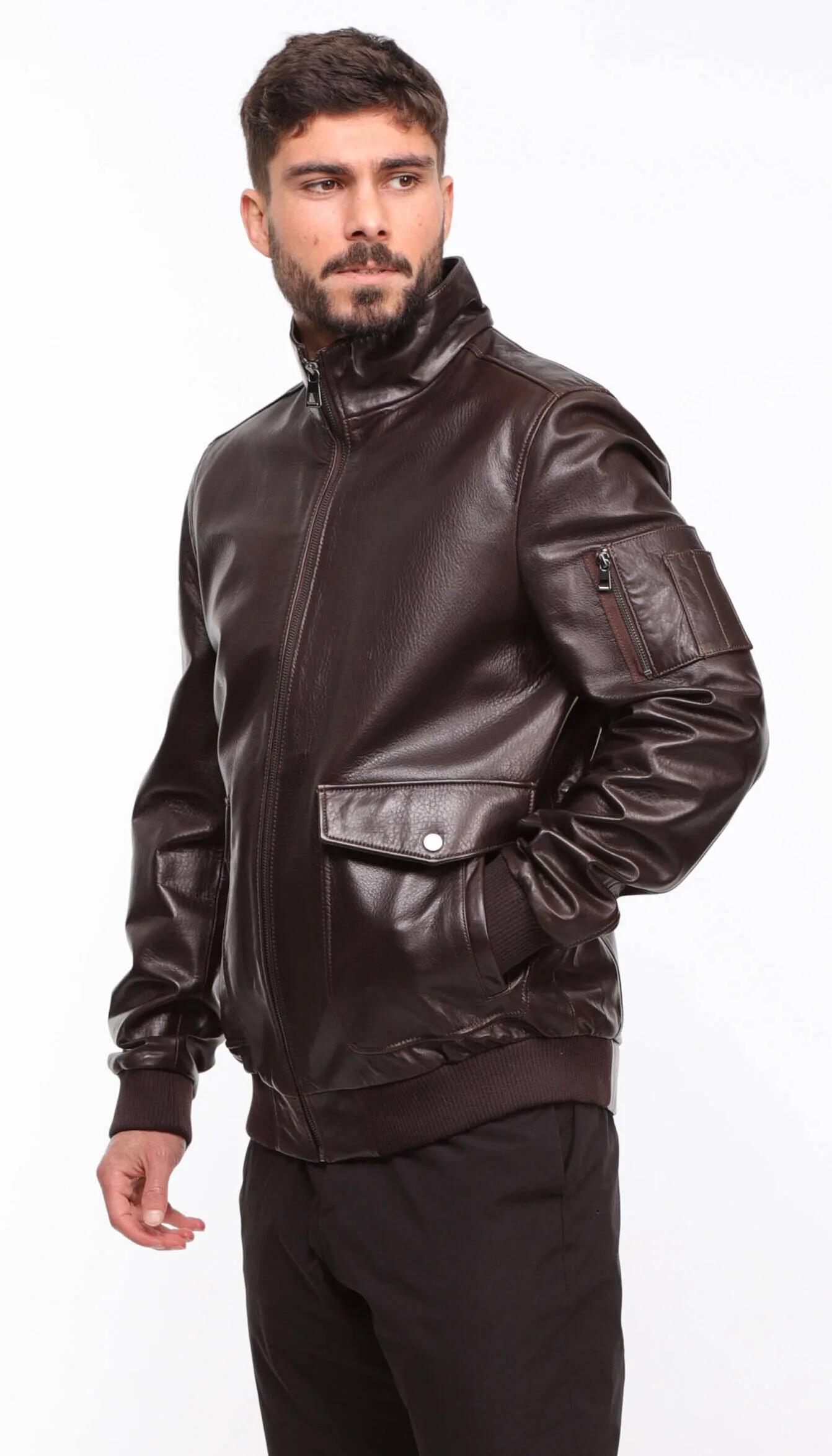 Men's brown leather jacket in \movy\ pilot style