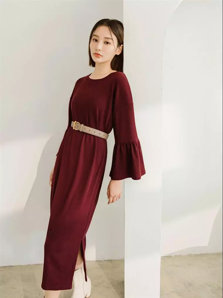 OBSTYLE Simple Off-Shoulder Umbrella Pleated Knitted Long Dress [DA9401]