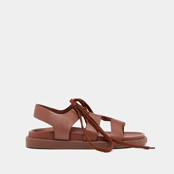 Sandals with multiple straps and laces in cognac leather