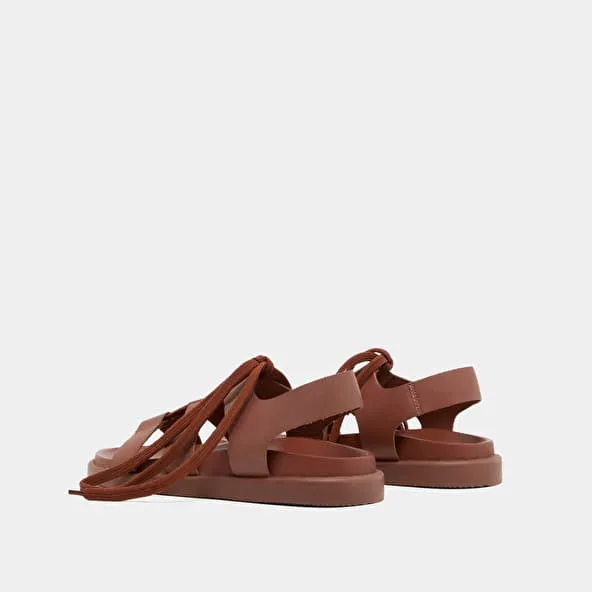 Sandals with multiple straps and laces in cognac leather