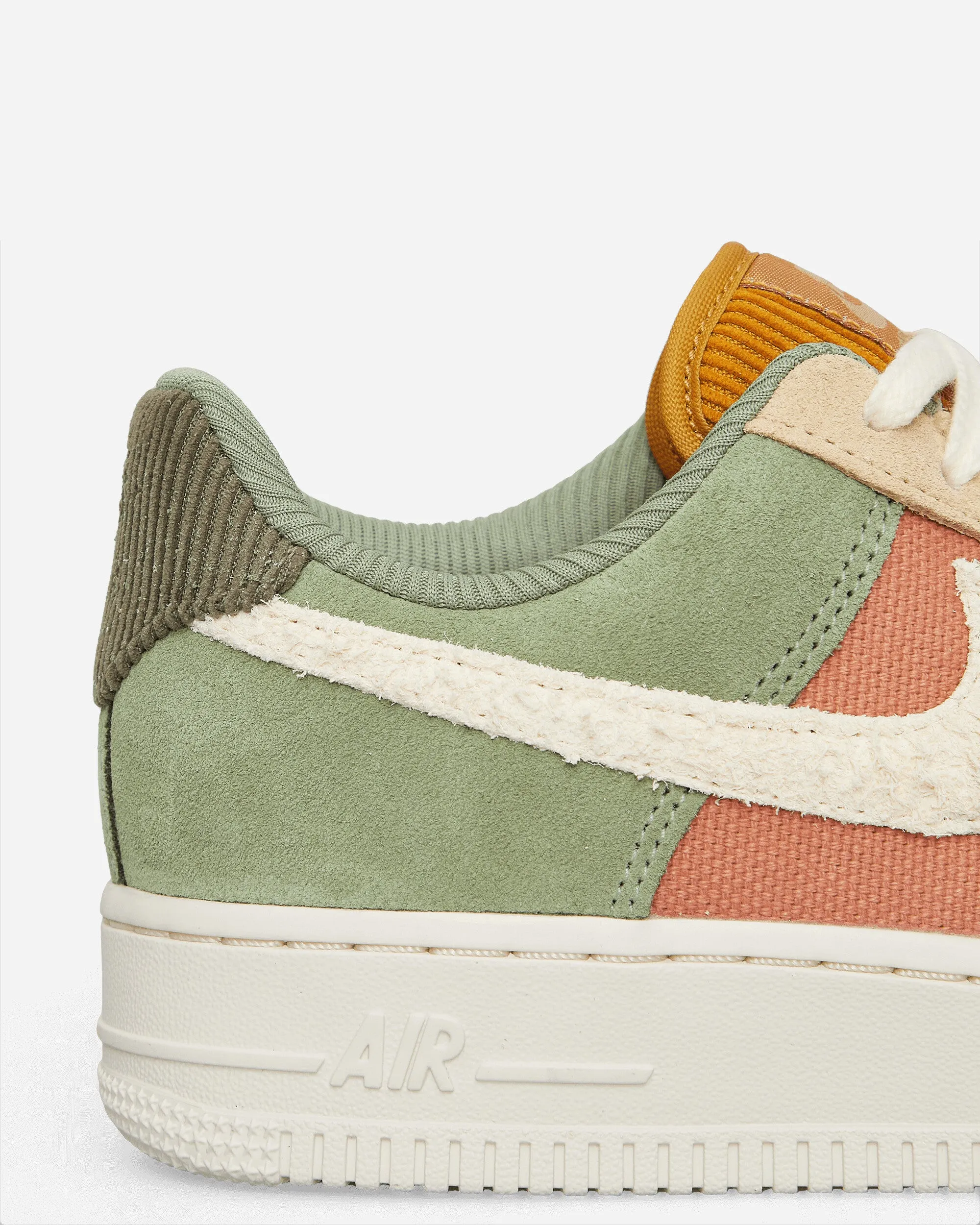 WMNS Air Force 1 '07 LX Sneakers Oil Green / Pale Ivory